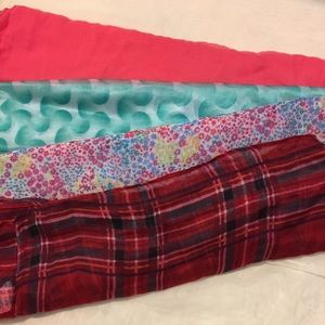 4 for 1 Infiniti scarves in assorted colors